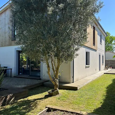 Family Near Bordeaux *